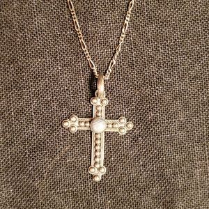 Beautiful sterling silver cross necklace